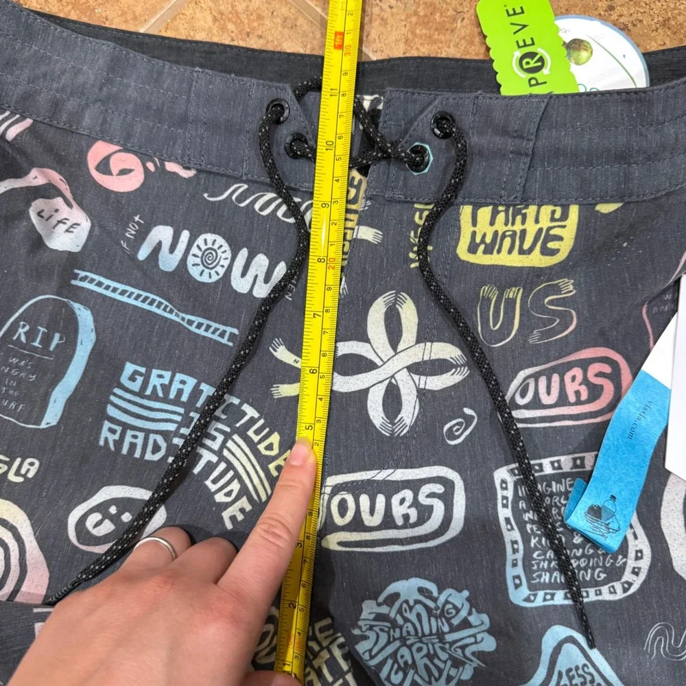Vissla Stefan Hunt Board Shorts Men 30 Black Upcycle Coconut Stretch Swim Trunks